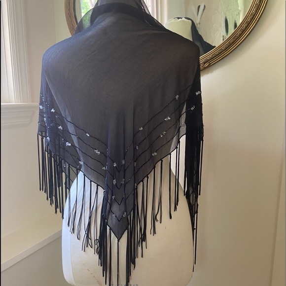 Beaded shawl - Picture 3 of 4